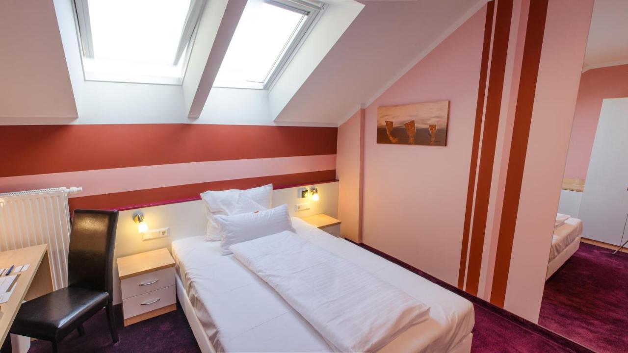 Hotel Residenz Hoessinger Karlstetten Экстерьер фото