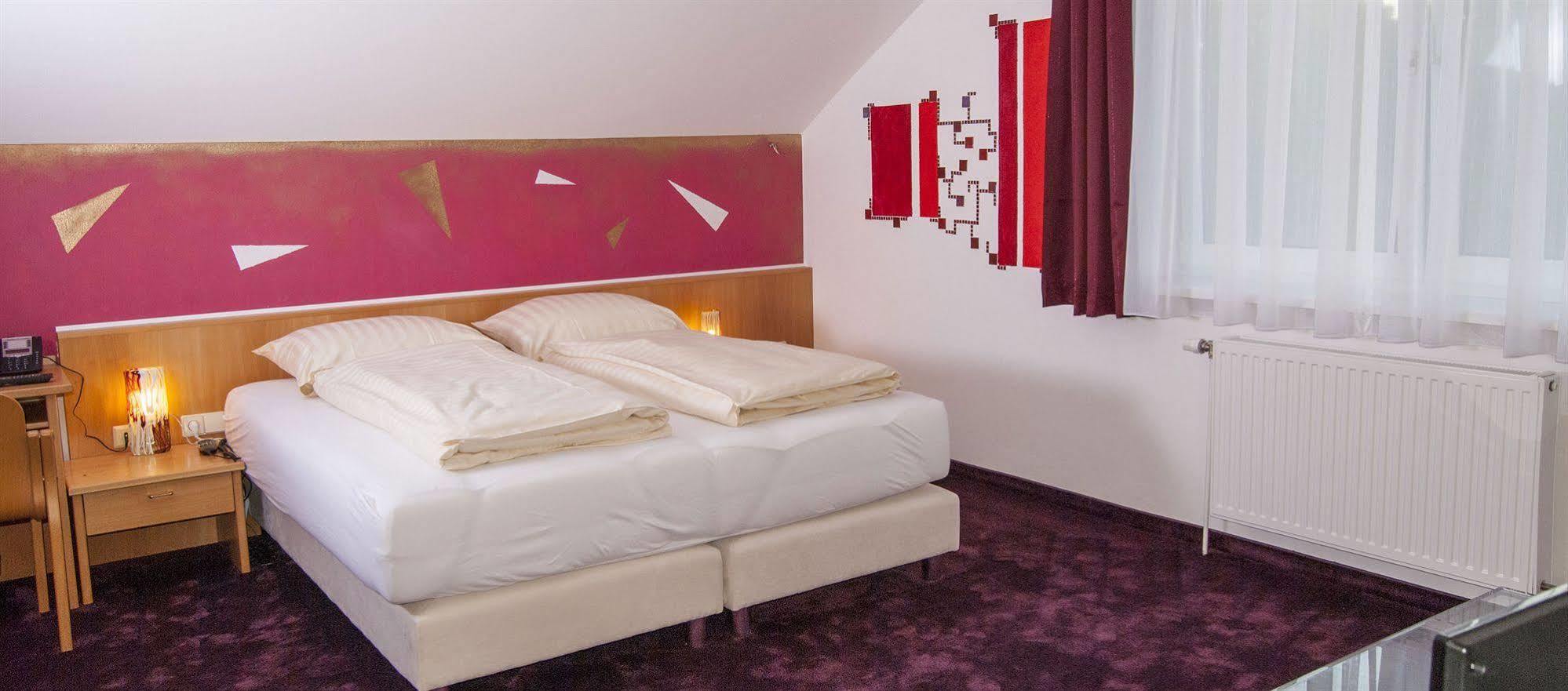 Hotel Residenz Hoessinger Karlstetten Экстерьер фото