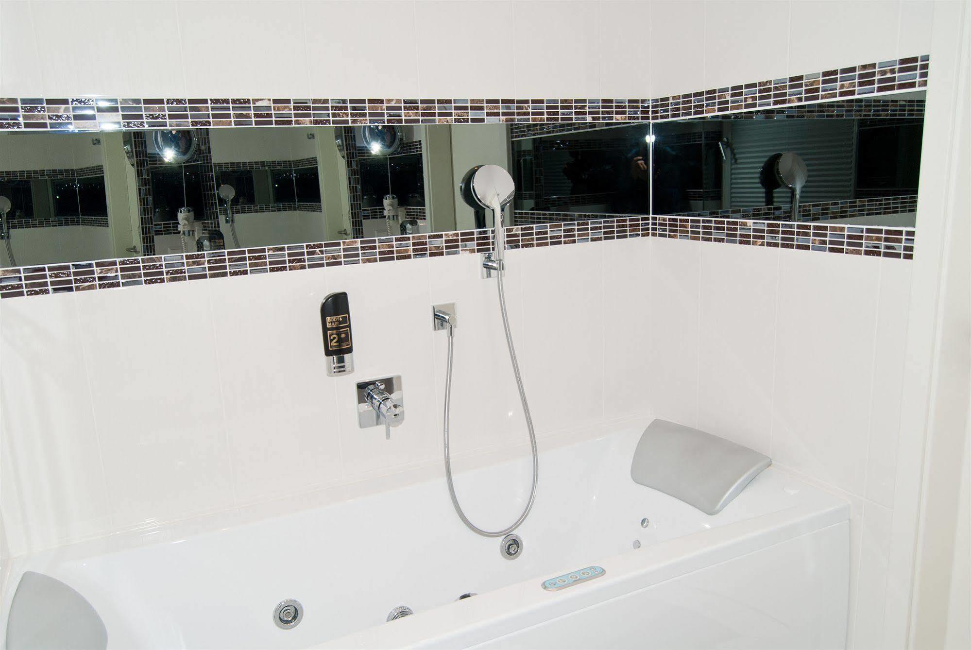 Hotel Residenz Hoessinger Karlstetten Экстерьер фото
