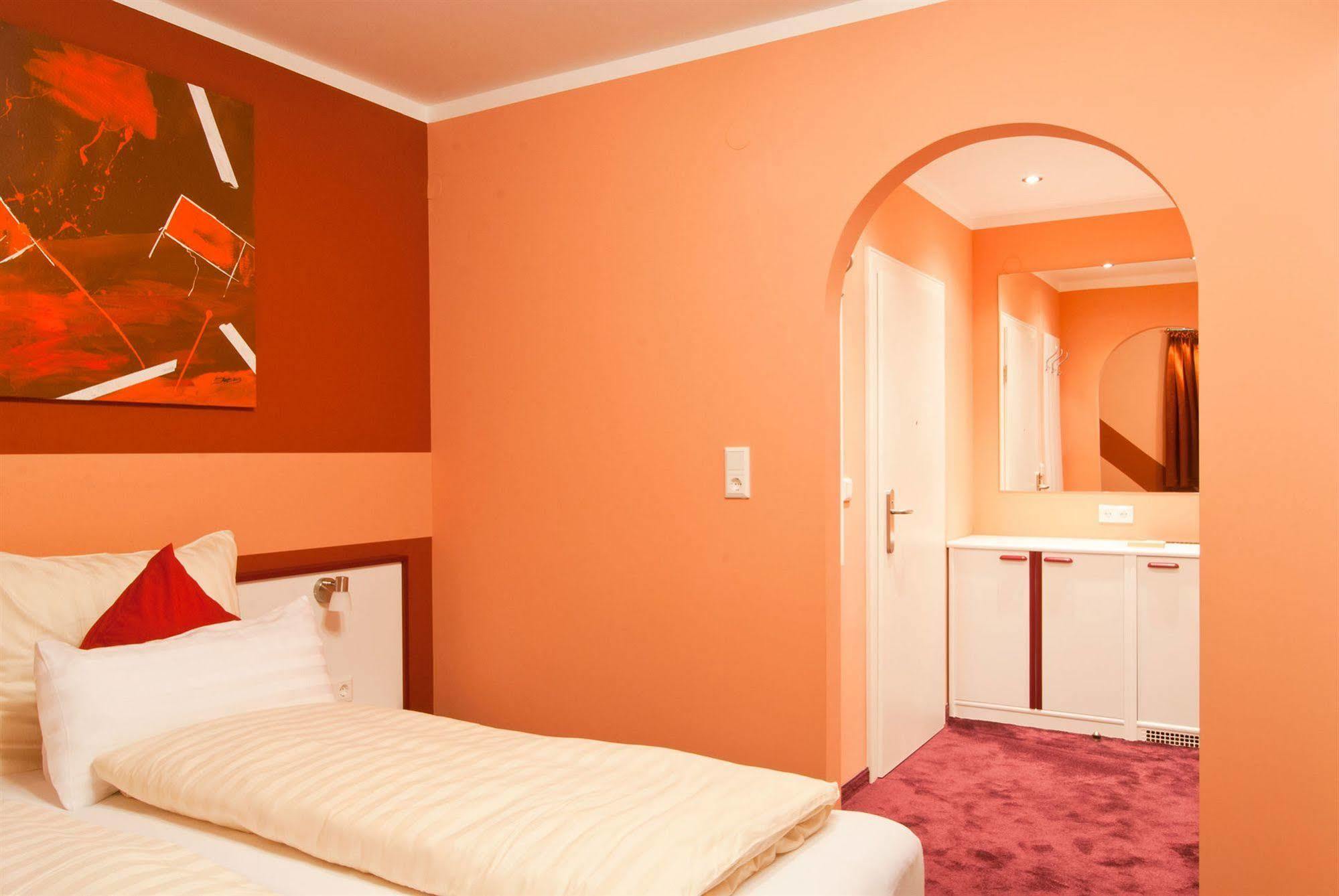 Hotel Residenz Hoessinger Karlstetten Экстерьер фото